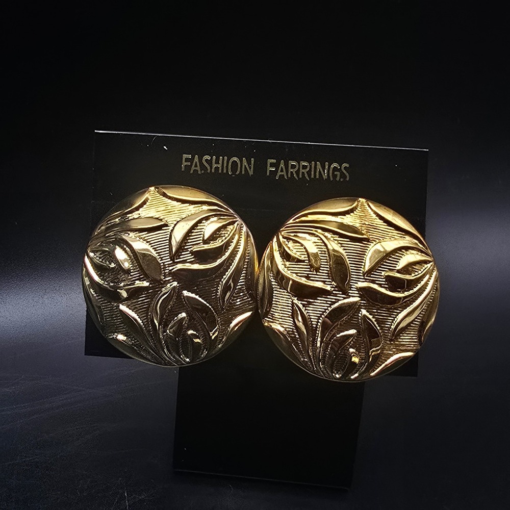 Gold Tone Medallion Clip On Earrings Leaves Boho Vintage NOS NWT On Card
